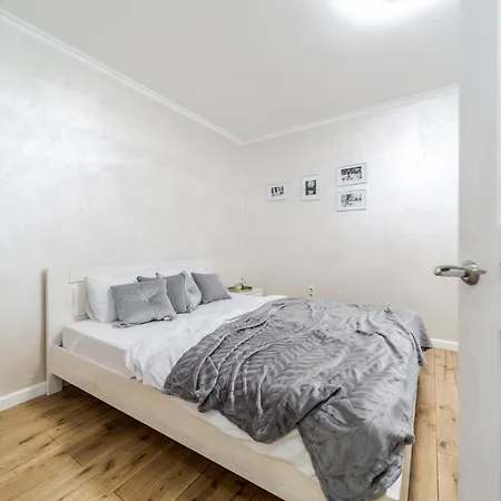 公寓 Inshiapartments On Knyazya Romana