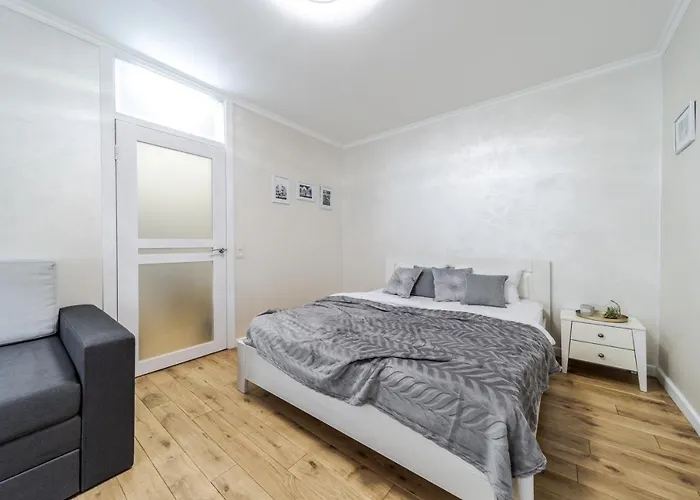 Inshiapartments On Knyazya Romana * إلفيف